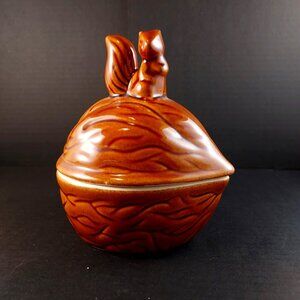 Squirrel On Walnut Acorn Vintage Brown Ceramic Candy Nut Dish Bowl Lid 6.5" X 7"
